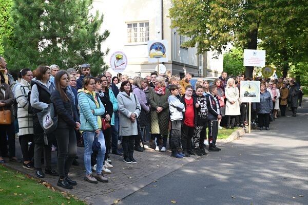 Пикет в знак протеста и в защиту прав польского образования состоялся в четверг, 15 сентября, перед посольством Чешской Республики в Вильнюсе. - Sputnik Литва