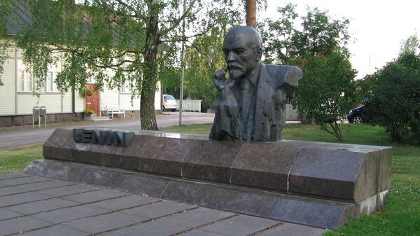 Памятник Ленину в финском городе Котка, архивное фото - Sputnik Литва
