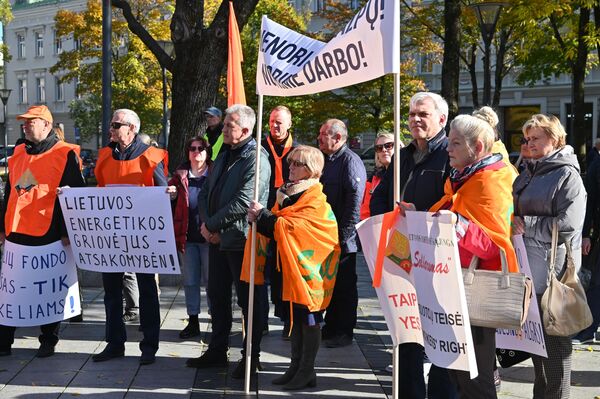 В Вильнюсе 7 октября состоялась акция протеста профсоюзов &quot;Солидарность&quot;. - Sputnik Литва