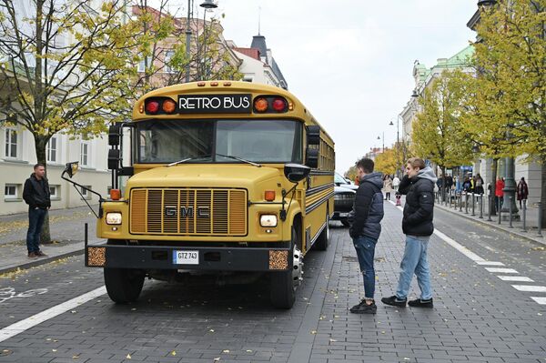 На выставку привезли даже знаменитый американский школьный автобус Blue Bird. - Sputnik Литва