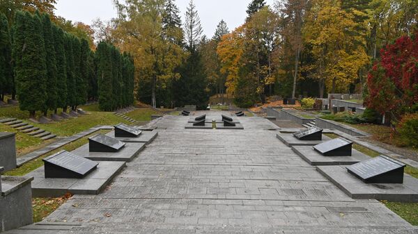 Вид на Антакальнисском кладбище в Вильнюсе - Sputnik Литва