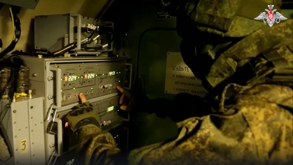Кадры боевой работы военнослужащих войск связи в ходе СВО - Sputnik Литва