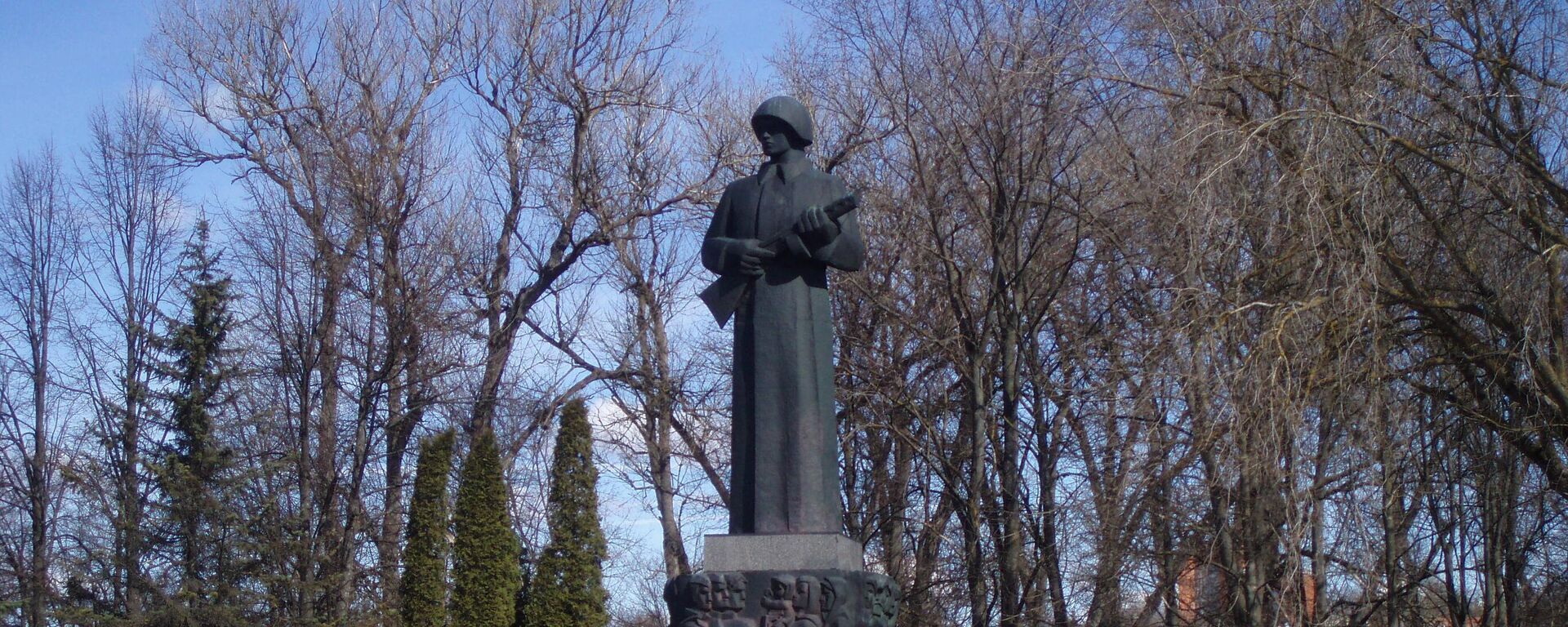 Памятник Освободителям Резекне. Архивное фото - Sputnik Литва, 1920, 09.11.2022