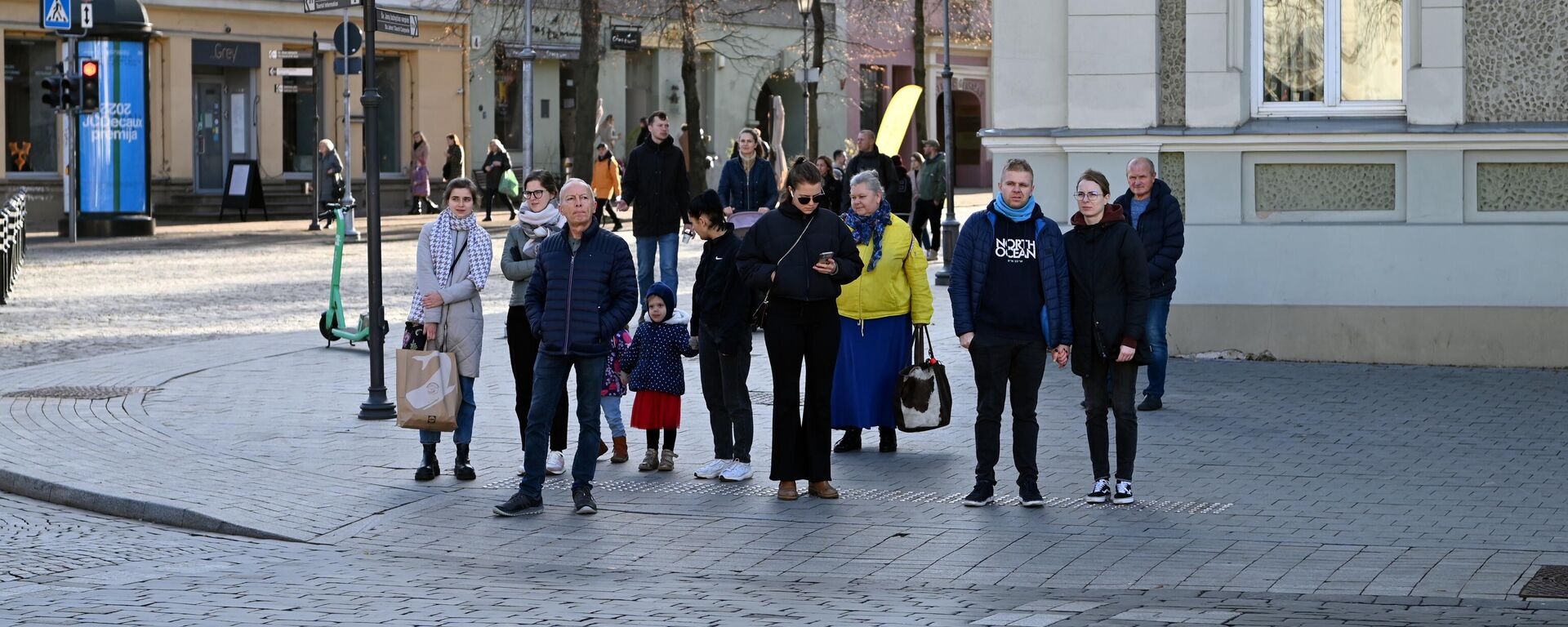 Жители Вильнюса в центре города   - Sputnik Литва, 1920, 05.04.2026