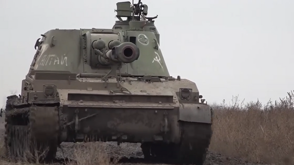 Минобороны опубликовало видео работы самоходных артиллерийских установок 2С3 Акация - Sputnik Литва