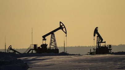 Нефтяные качалки, архивное фото 