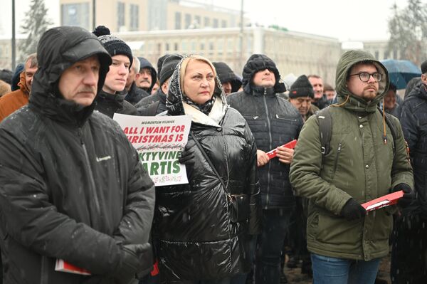 Забастовку также посетила кандидат на пост мэра Вильнюса Раса Бедбергите. - Sputnik Литва