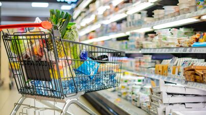 Продуктовая тележка, архивное фото