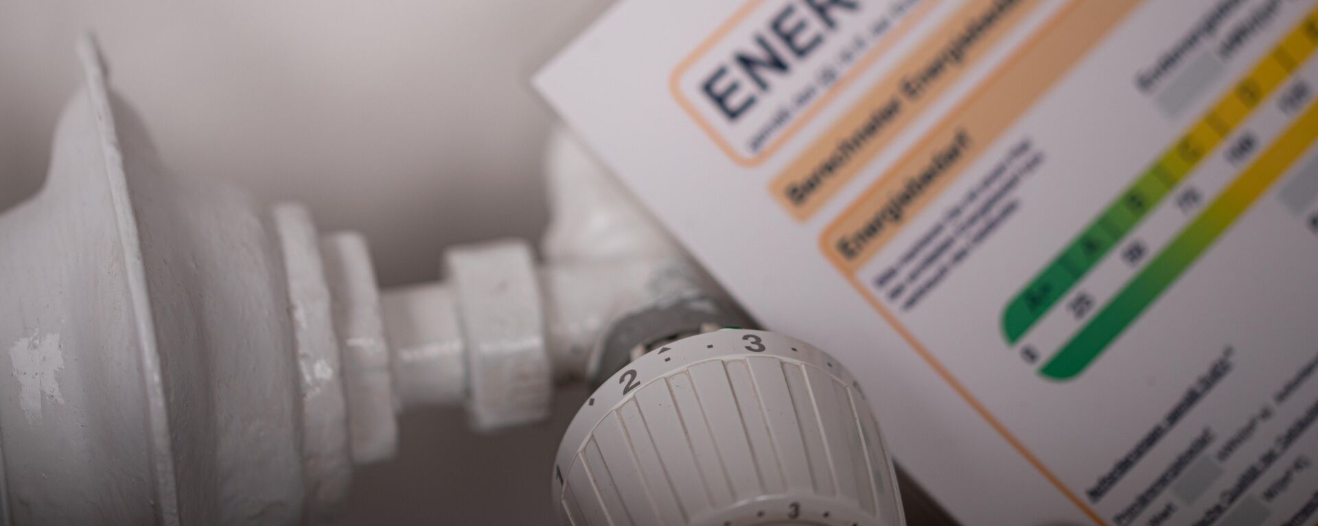 Батарея центрального отопления, архивное фото - Sputnik Литва, 1920, 12.02.2026