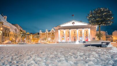 Рождественские украшения улиц в Вильнюсе