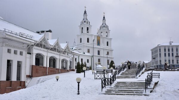 Кафедральный собор Сошествия Святого Духа в Минске, архивное фото - Sputnik Литва