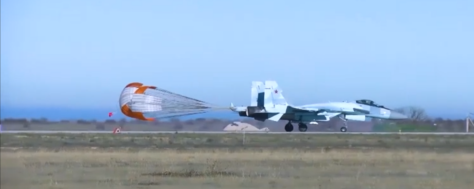 Экипажи истребителей Су-35С ВКС России выполняют задачи воздушного патрулирования - Sputnik Литва, 1920, 30.12.2022