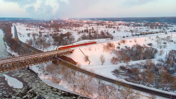 Пассажирский поезд, архивное фото - Sputnik Литва