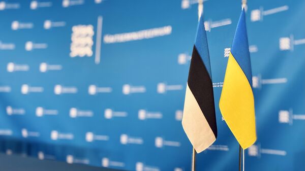 Флаги Эстонии и Украины, архивное фото - Sputnik Литва