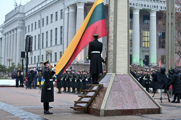 Церемония по традиции началась днем в 12:00. - Sputnik Литва