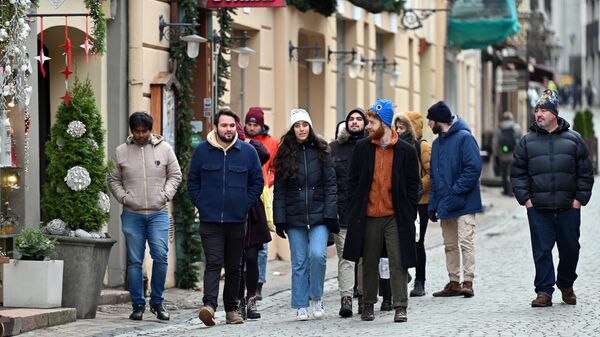 Люди на улице Вильнюса - Sputnik Литва