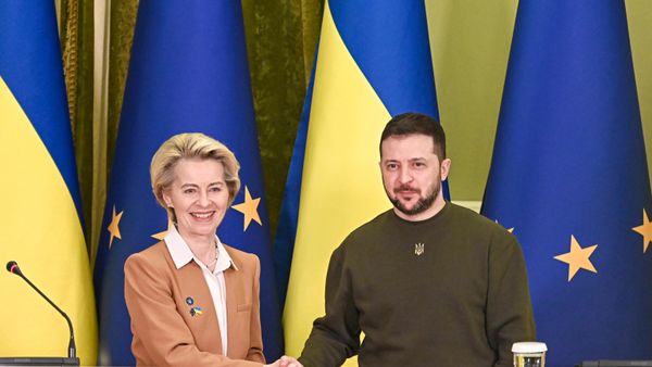 Председатель Европейской комиссии Урсула фон дер Ляйен и президент Украины Владимир Зеленский - Sputnik Литва