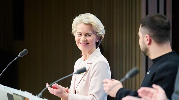 Председатель Европейской комиссии Урсула фон дер Ляйен и Владимир Зеленский, архивное фото - Sputnik Литва