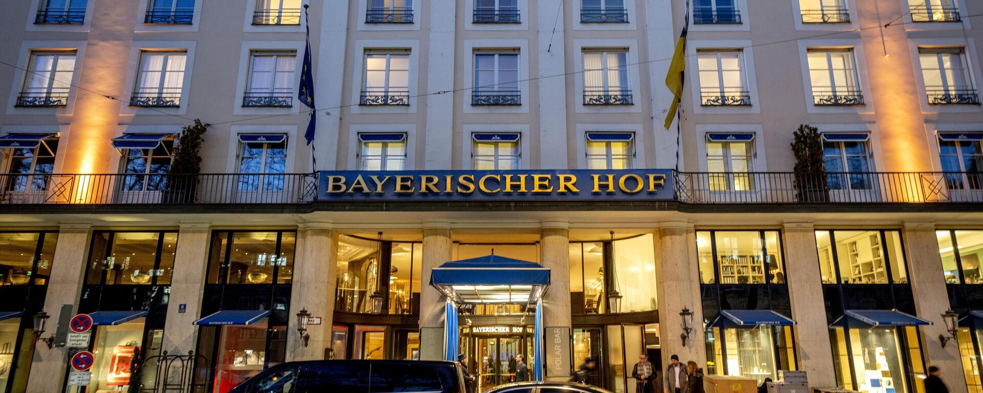 Отель Bayerischer Hof в Мюнхене, где проходит Мюнхенская конференция по безопасности - Sputnik Литва, 1920, 20.02.2023