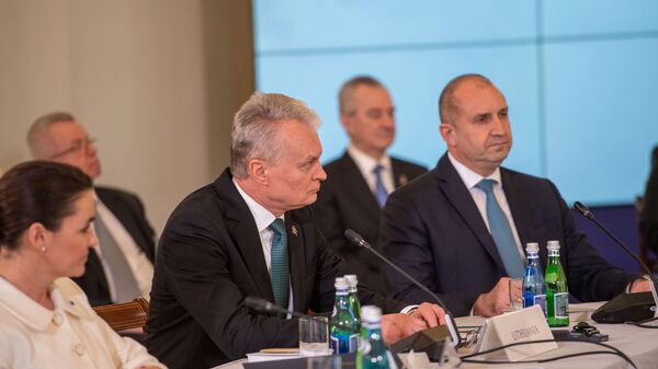 Президент Литвы Гитанас Науседа на встрече Бухарестской девятки в Варшаве - Sputnik Литва