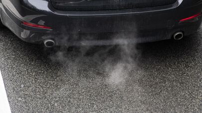 Выхлопные газы, архивное фото 