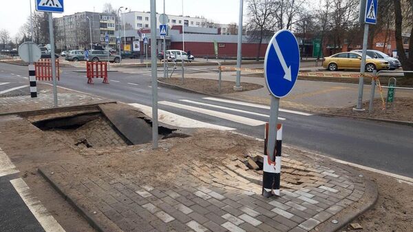 Обрушившийся пешеходный переход в Утене - Sputnik Литва