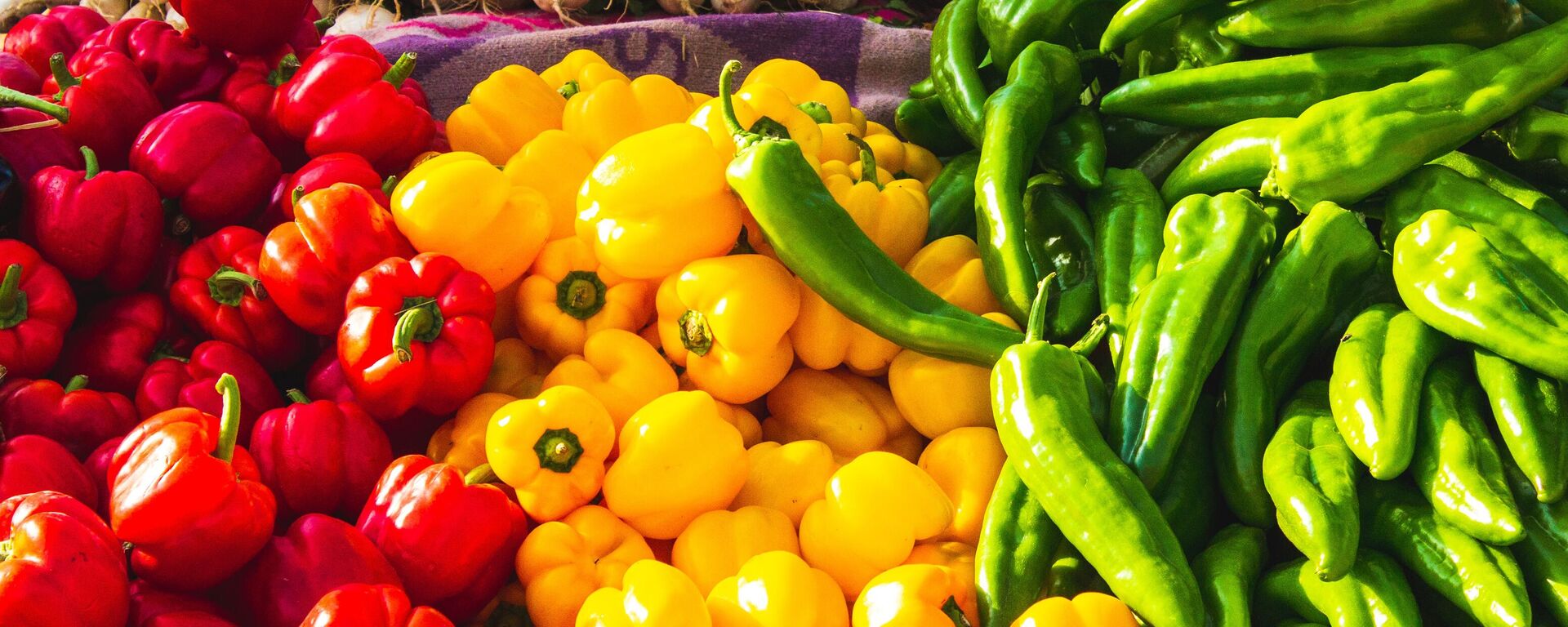 Овощи на прилавке магазина, архивное фото - Sputnik Литва, 1920, 30.08.2025