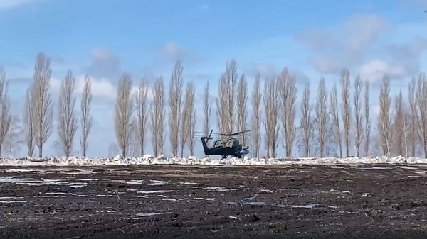 Боевая работа экипажей вертолетов Ми-28Н - Sputnik Литва