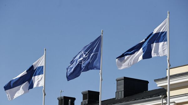 Флаги Финляндии, НАТО  - Sputnik Литва