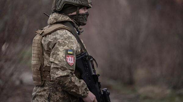 Солдат украинской армии, архивное фото - Sputnik Литва
