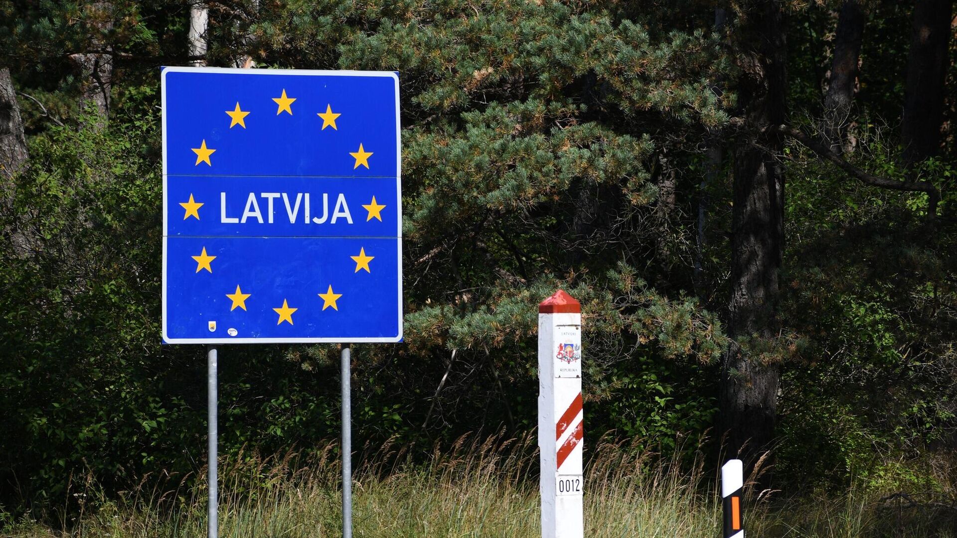 Пограничные столбы на латвийско-белорусской границе - Sputnik Литва, 1920, 21.09.2023