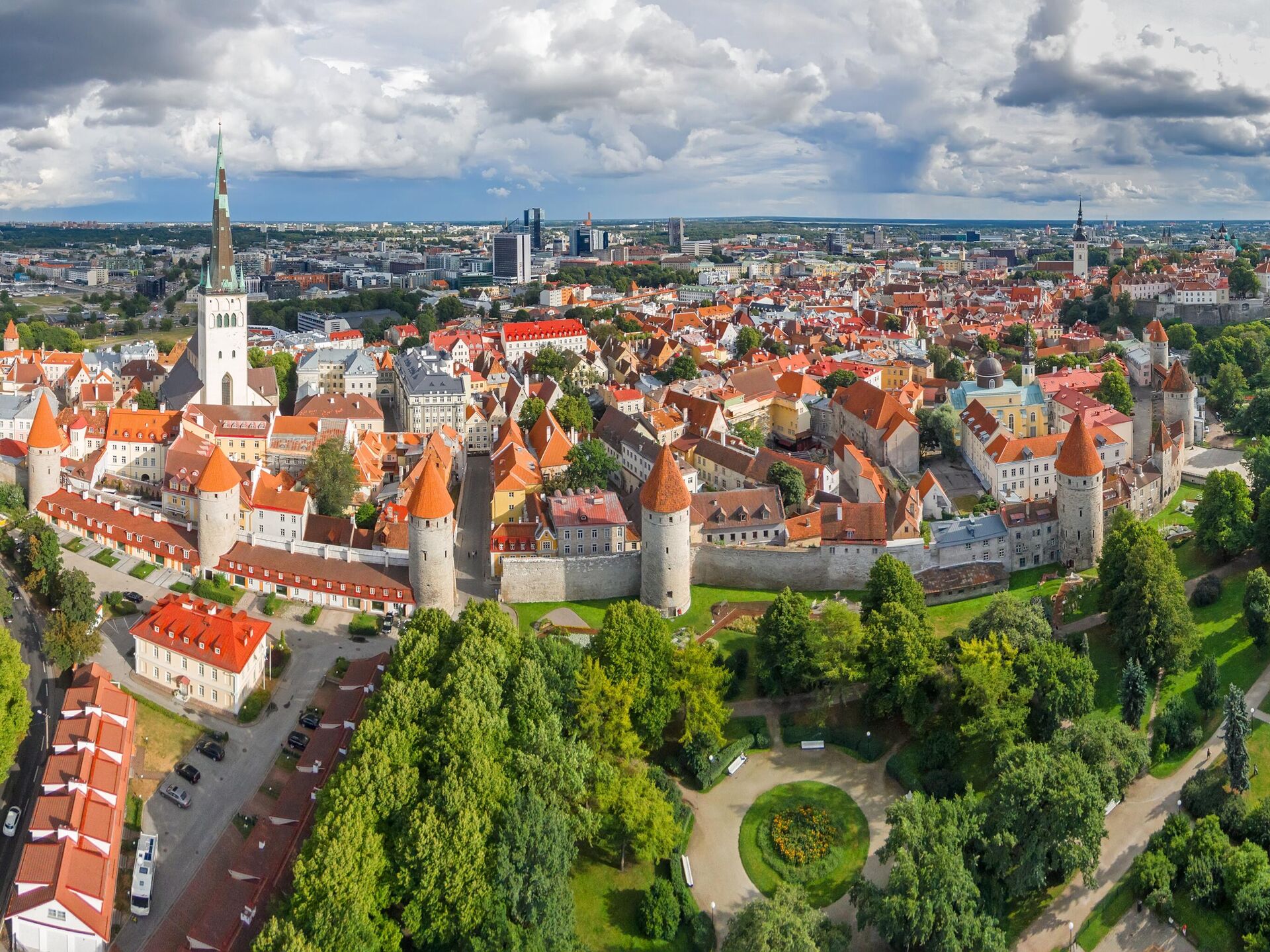 Эстония какая республика. Эстония столица Таллин. Эстония Олд Таллин. Таллин старый город. Эстония столица Таллин сверху.