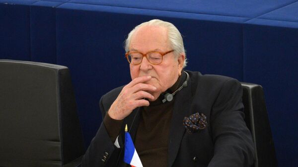 Французский политик, депутат Европарламента Жан-Мари Ле Пен, архивное фото - Sputnik Литва