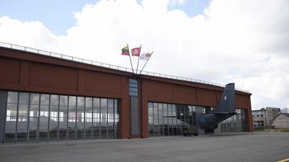 Авиабаза в Шяуляе, архивное фото