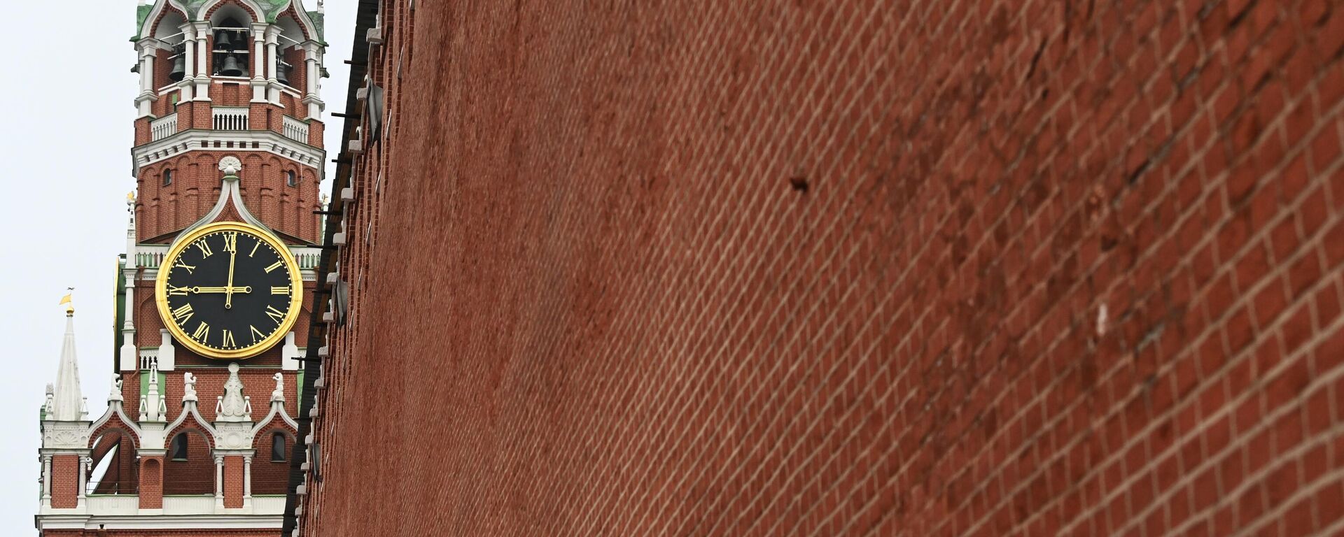 Спасская башня Московского Кремля, архивное фото - Sputnik Литва, 1920, 12.10.2025