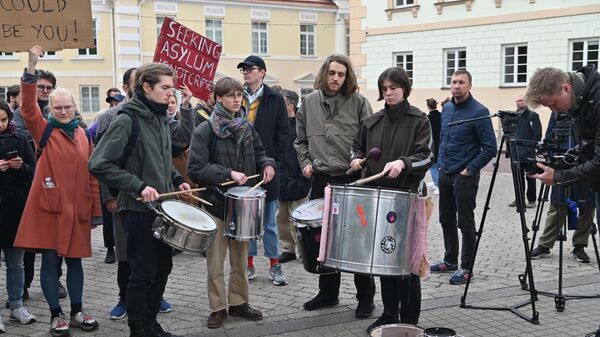 Акция протеста против вытеснения мигрантов - Sputnik Литва