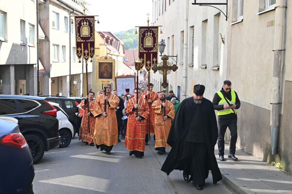 В шествии приняли участие священнослужители и прихожане православных храмов. - Sputnik Литва