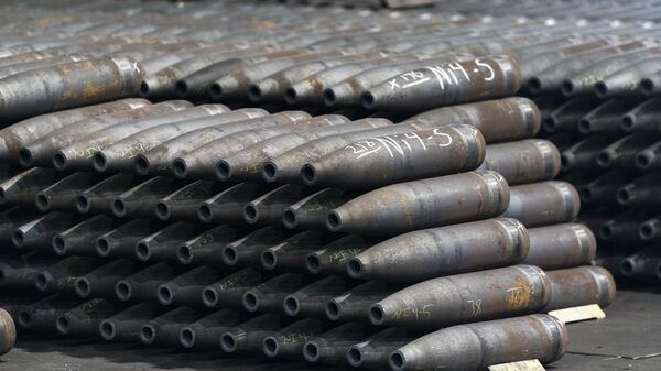 Производство снарядов M795 для Украины на заводе боеприпасов в Скрэнтоне, штат Пенсильвания - Sputnik Литва