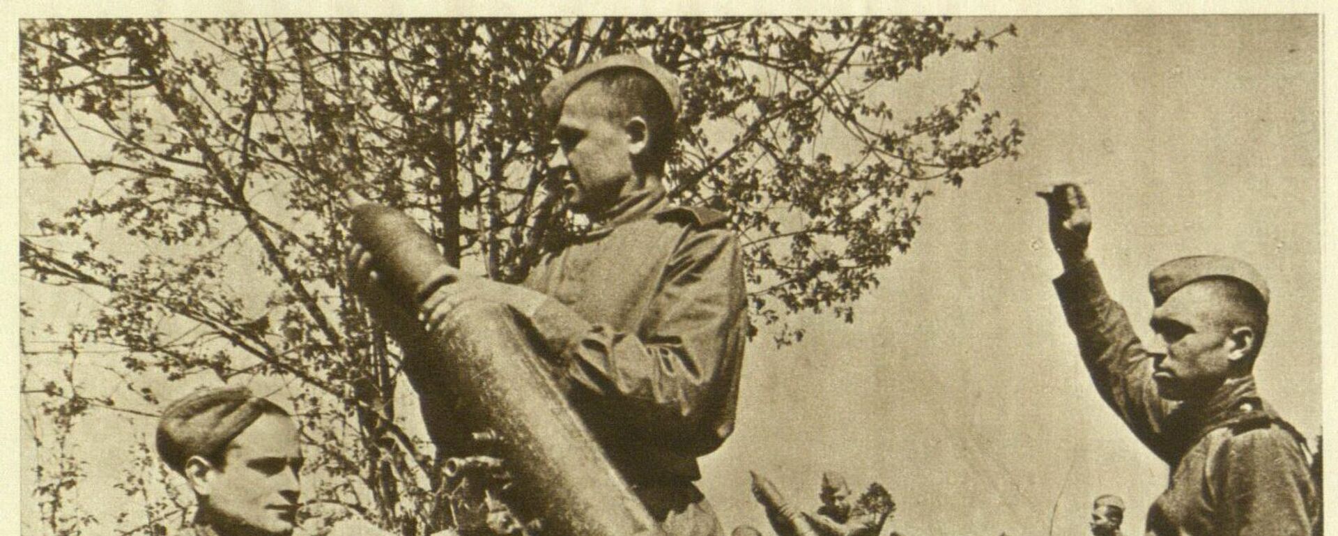 Бойцы 16-й Литовской стрелковой дивизии Красной Армии - Sputnik Литва, 1920, 09.05.2023