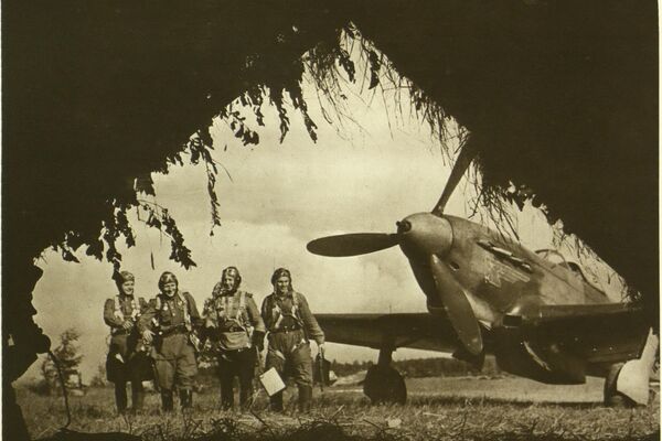 Летчики-истребители Красной Армии, участвовавшие в боях за Вильнюс и Каунас - Sputnik Литва