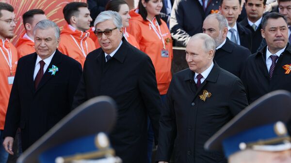 Президент РФ Владимир Путин принял участие в параде Победы в Москве - Sputnik Литва