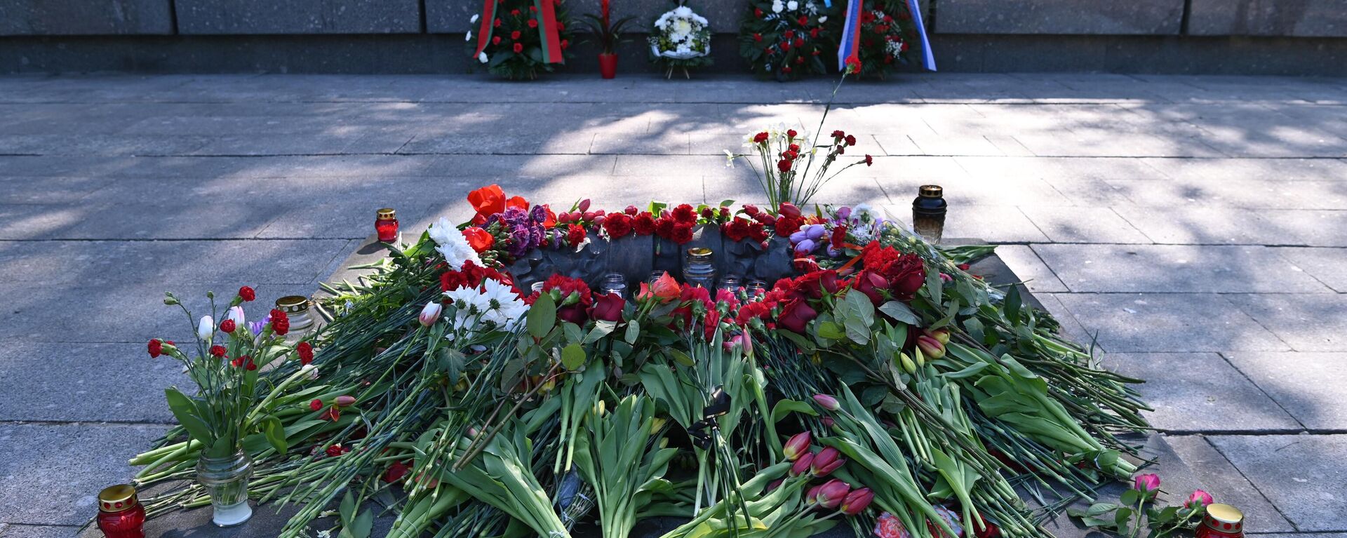Празднование Дня Победы на Антакальнисском воинском кладбище в Вильнюсе - Sputnik Литва, 1920, 10.05.2023