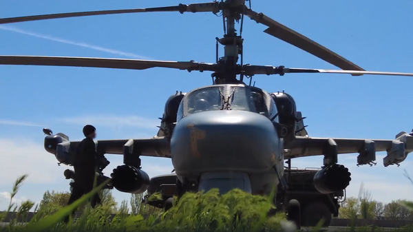 Боевая работа экипажей вертолётов Ка-52 - Sputnik Литва