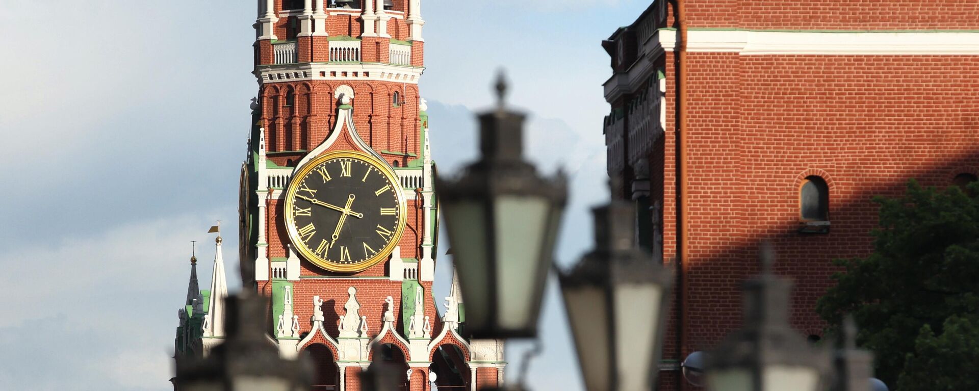 Спасская башня Московского Кремля, архивное фото - Sputnik Литва, 1920, 29.11.2023