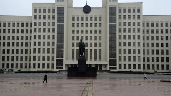 Дом правительства на площади Независимости в Минске, архивное фото - Sputnik Литва