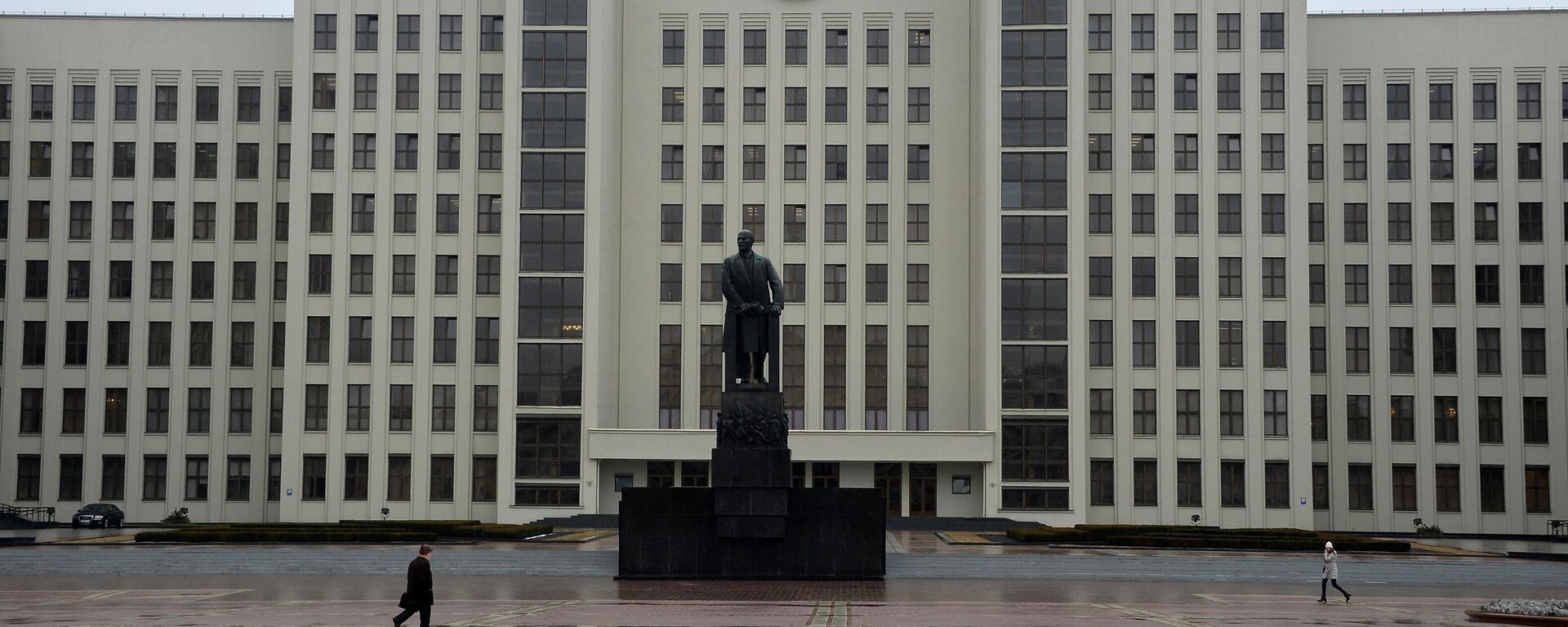 Дом правительства на площади Независимости в Минске, архивное фото - Sputnik Литва, 1920, 18.05.2023
