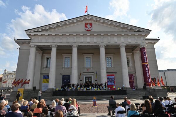 В Вильнюсе 1 июня прошло открытие фестиваля Rotušės kolonada. - Sputnik Литва