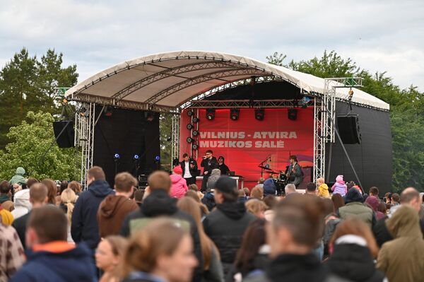 В этом году концерты в спальных районах стали частью праздничной программы, приуроченной к 700-летию Вильнюса. - Sputnik Литва