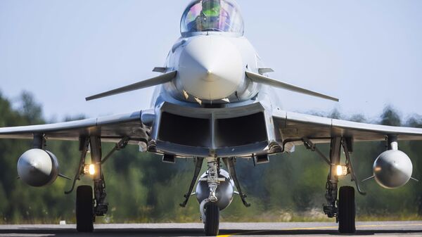 Истребители F-16 НАТО на учениях в Литве - Sputnik Литва