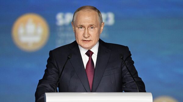 Путин об успешном развитии российского бизнеса и иностранных компаниях - Sputnik Литва
